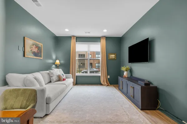 $4,500 | 42338 Nelsonville Terrace, Brambleton, VA 20148