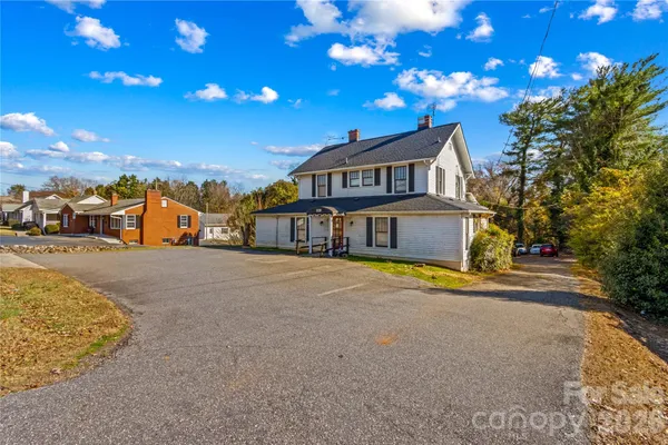 $290,000 | 1120 Davie Avenue, Statesville, NC 28677