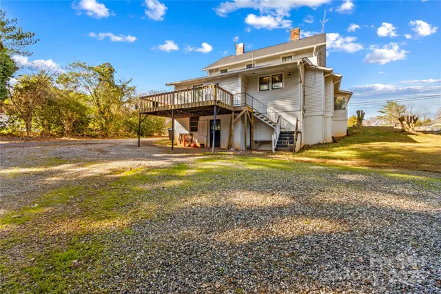 $300,000 | 1120 Davie Avenue, Statesville, NC 28677