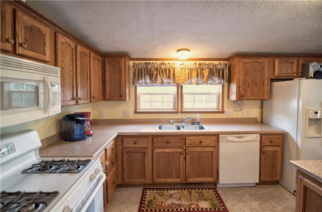 810 Harmony Road Pittsburgh, PA 15237 - Photo 6 of 16 Gallery Image 6