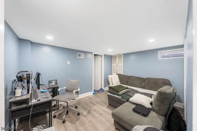 $790,000 | 32 Barnard Place, Elizabeth, NJ 07208