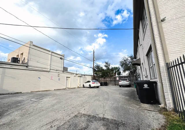 $1,549,000 | 1660 Hawthorne Street, Houston, TX 77006