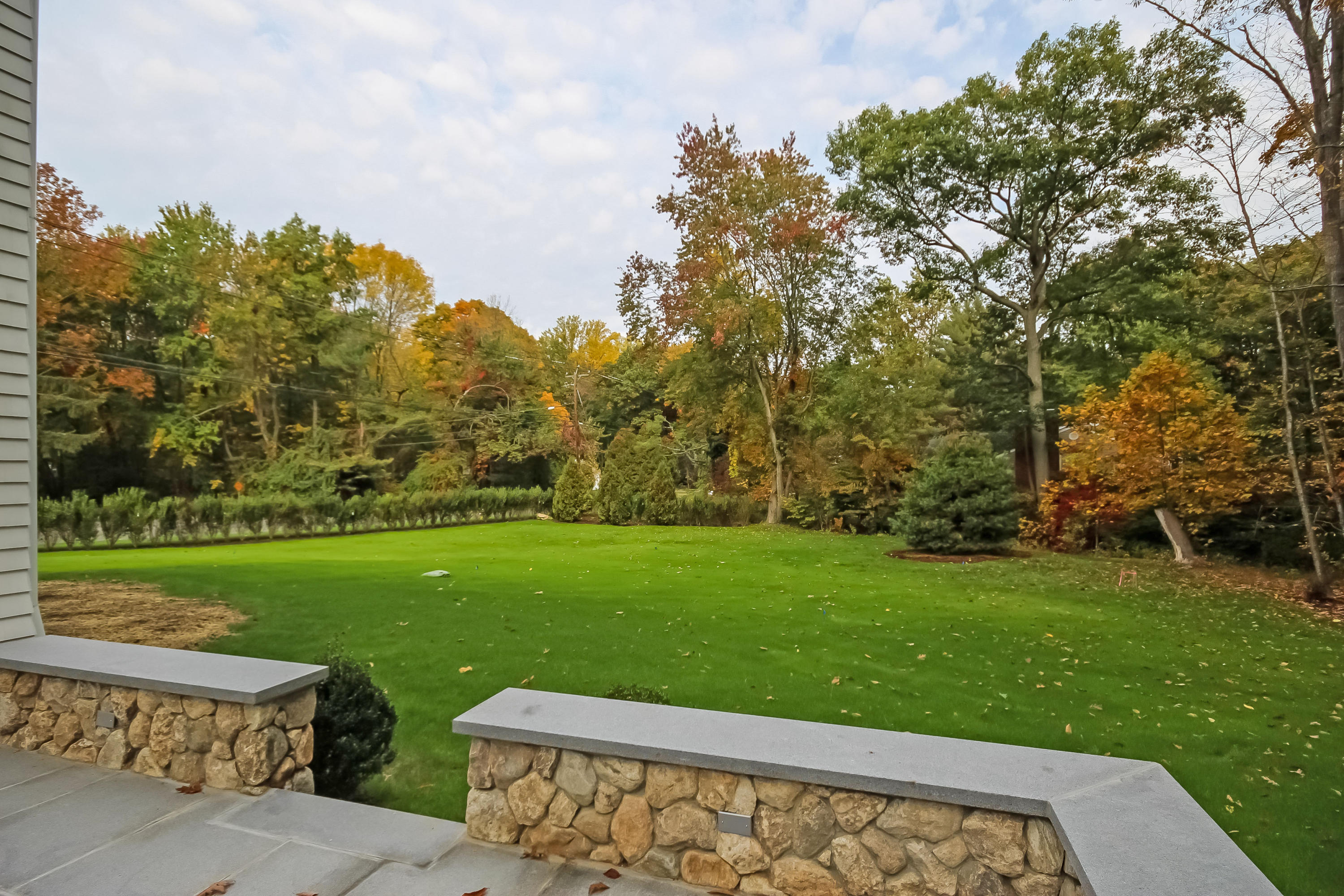 35 Old Parish Road Darien, CT 06820 - Photo 62 of 74 062-Patio-3363011-large
