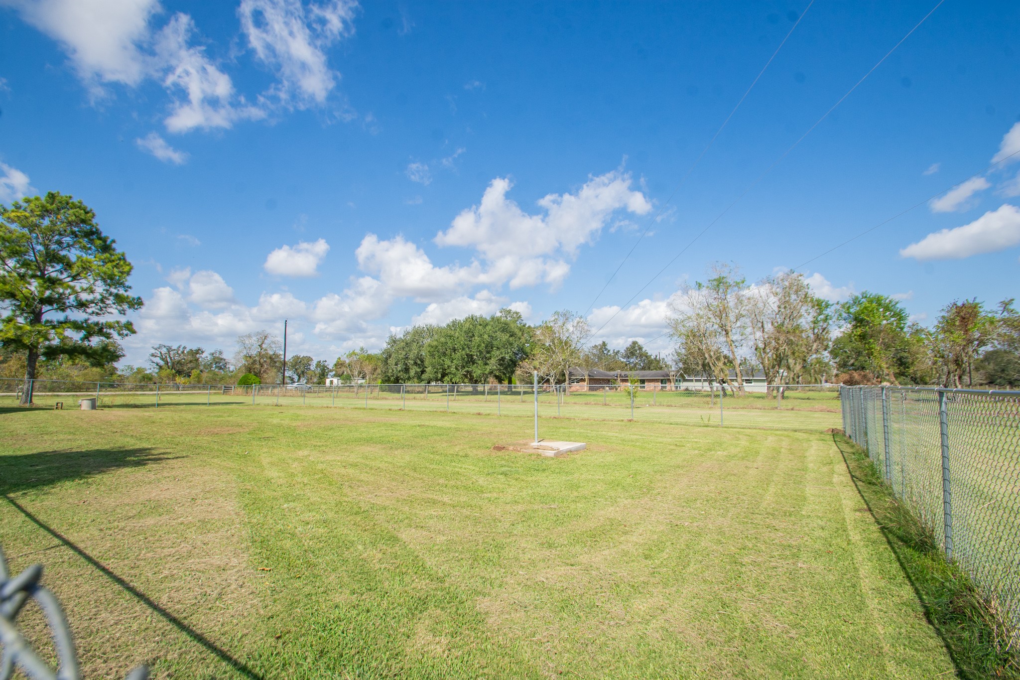 3625 County Road 36 Angleton, TX 77515 - Photo 37 of 50 a view of an ocean and city