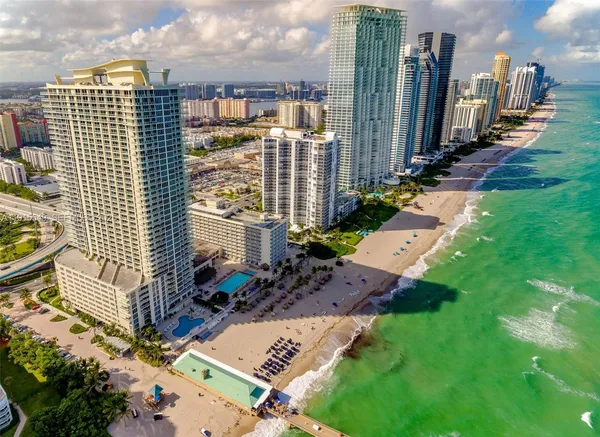 $759,000 | 16699 Collins Avenue, Unit 1105, Sunny Isles Beach, FL 33160