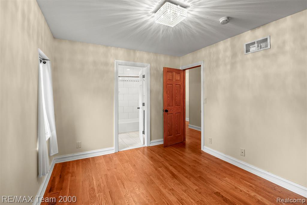 1895 Big Trail Road Walled Lake, MI 48390 - Photo 20 of 40 Gallery Image 20