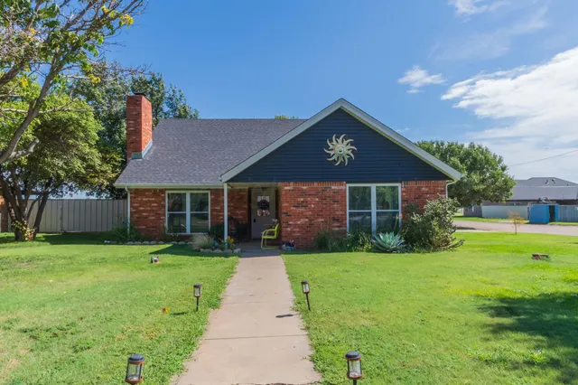 $229,900 | 607 South Gardenia Street, White Deer, TX 79097