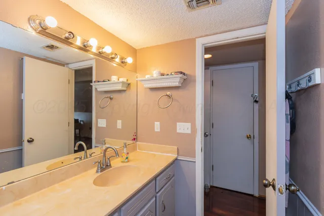 $229,900 | 607 South Gardenia Street, White Deer, TX 79097