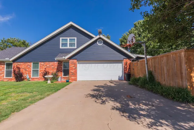 $229,900 | 607 South Gardenia Street, White Deer, TX 79097