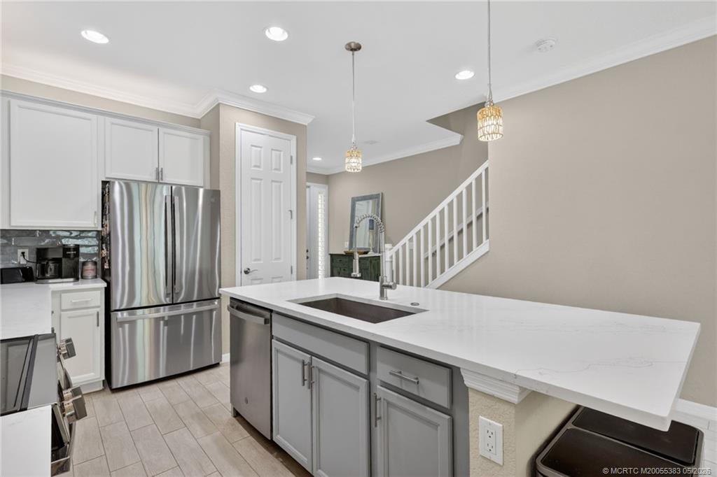 587 Southwest Glen Crest Way Stuart, FL 34997 - Photo 9 of 45