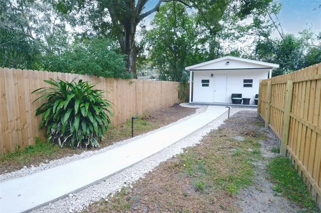 $1,150 | 10934 N Boulevard, Tampa, FL 33612