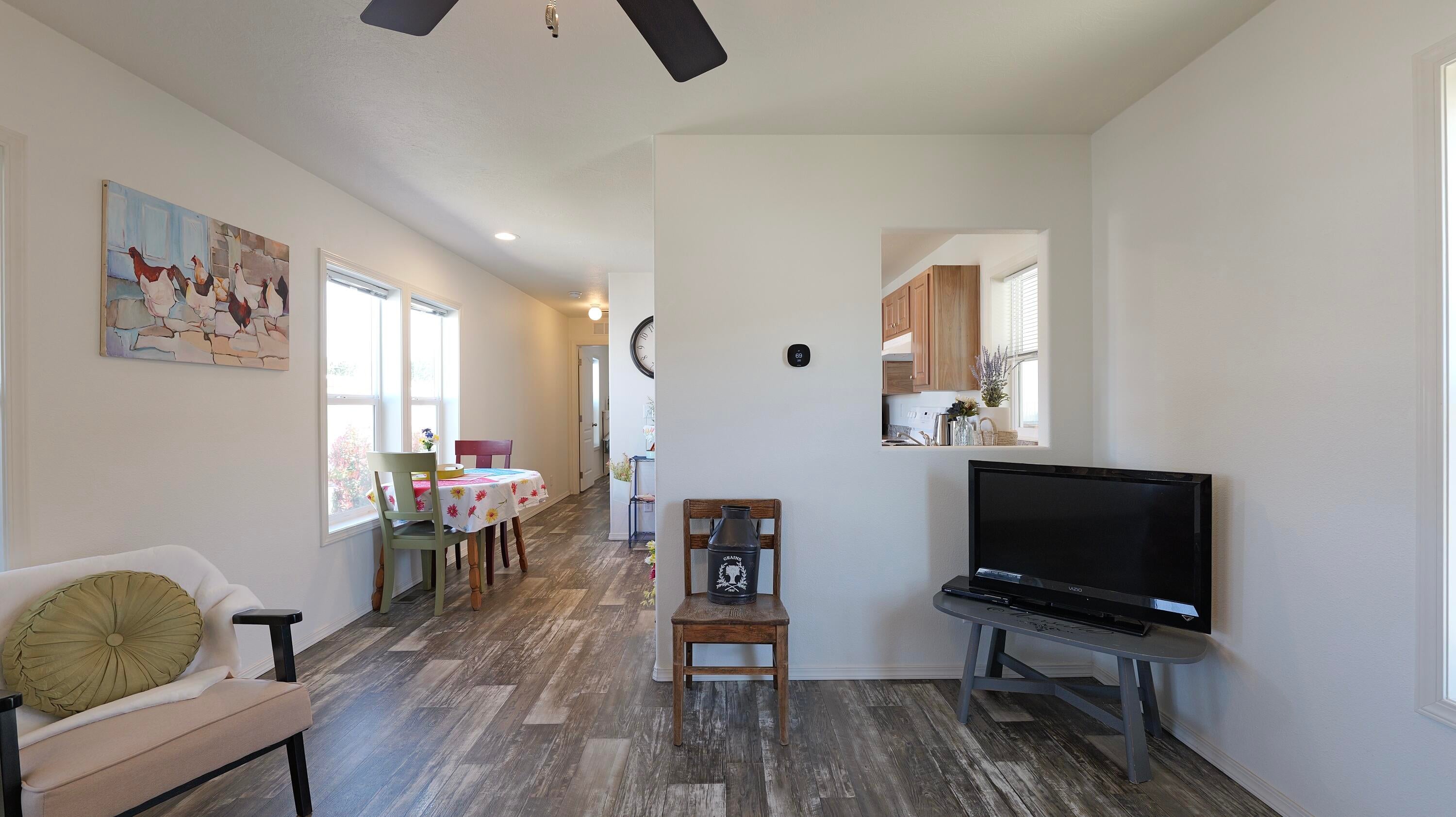 8401 Old Stage Road, Unit 13 Central Point, OR 97502 - Photo 29 of 63 Living Room