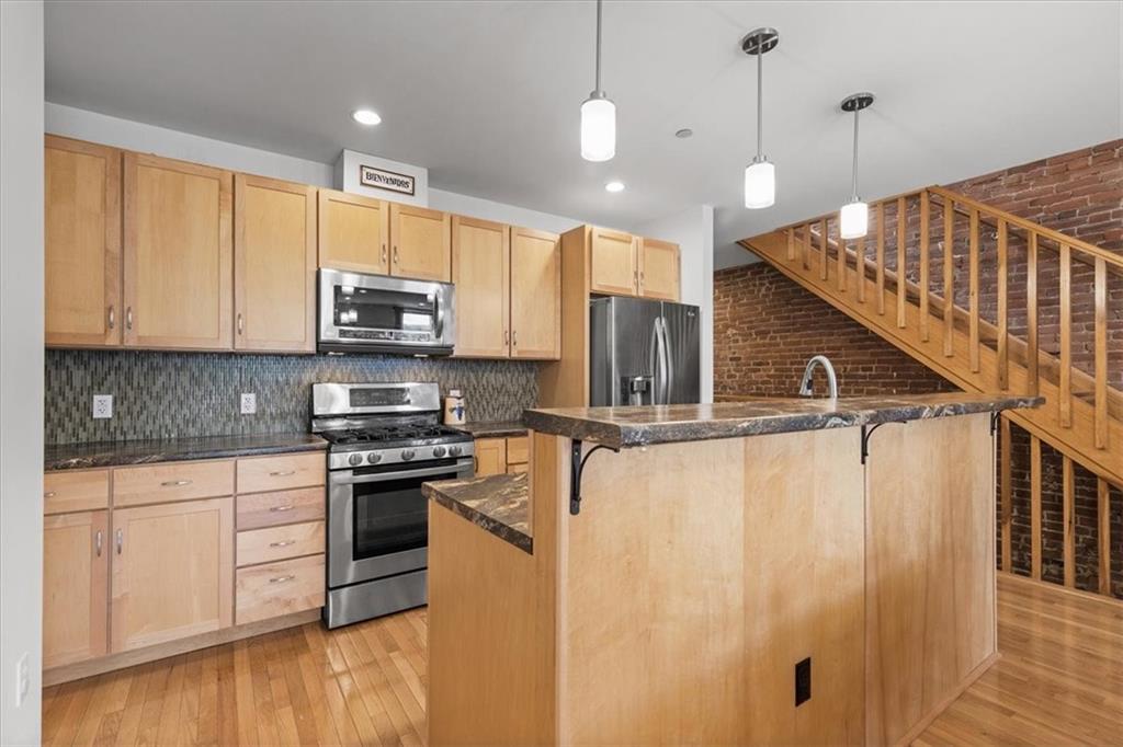 5813 Rippey Street, Unit B Pittsburgh, PA 15206 - Photo 11 of 39 Gallery Image 11