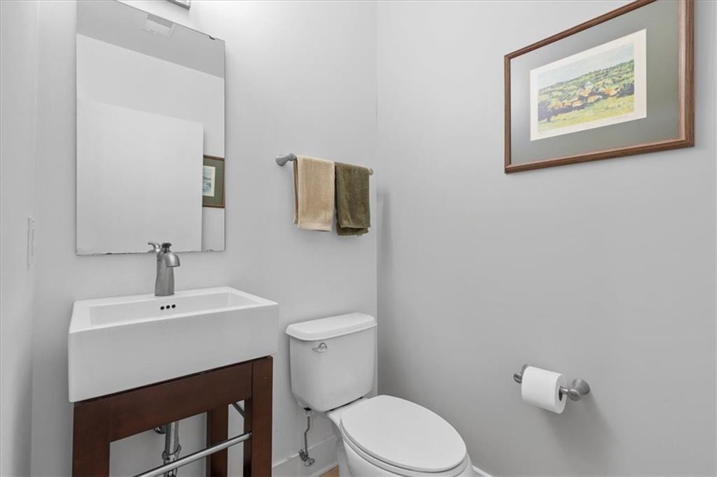 5813 Rippey Street, Unit B Pittsburgh, PA 15206 - Photo 18 of 39 Gallery Image 18
