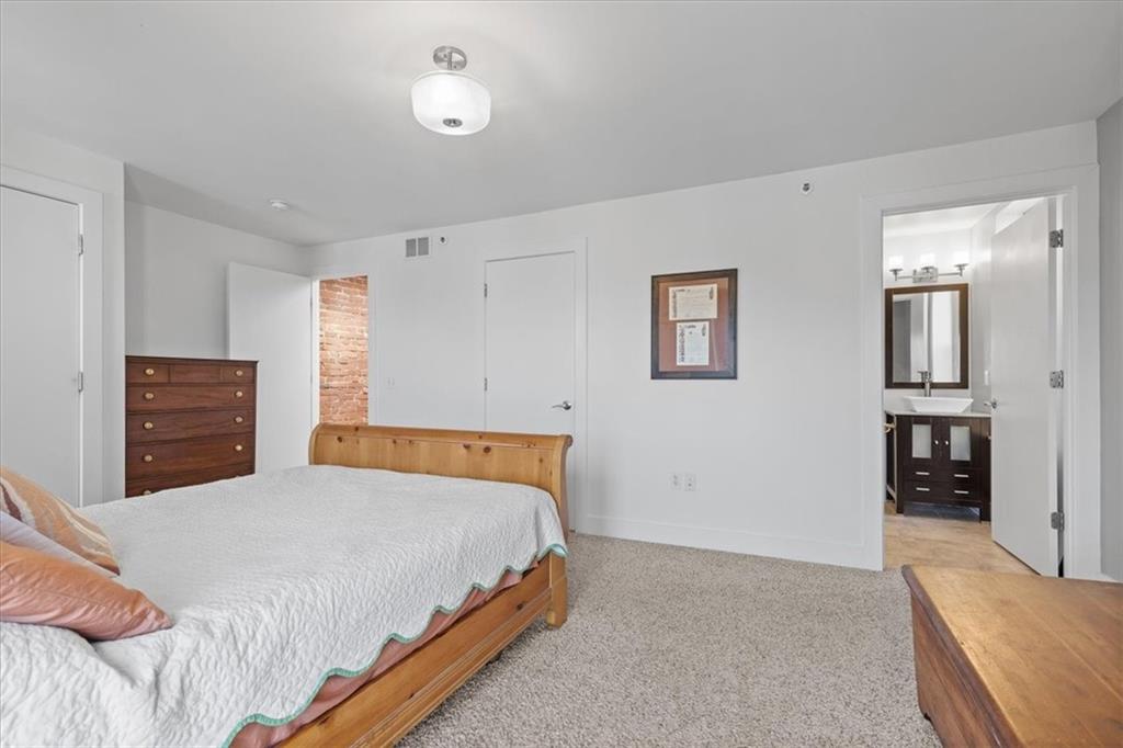 5813 Rippey Street, Unit B Pittsburgh, PA 15206 - Photo 22 of 39 Gallery Image 22