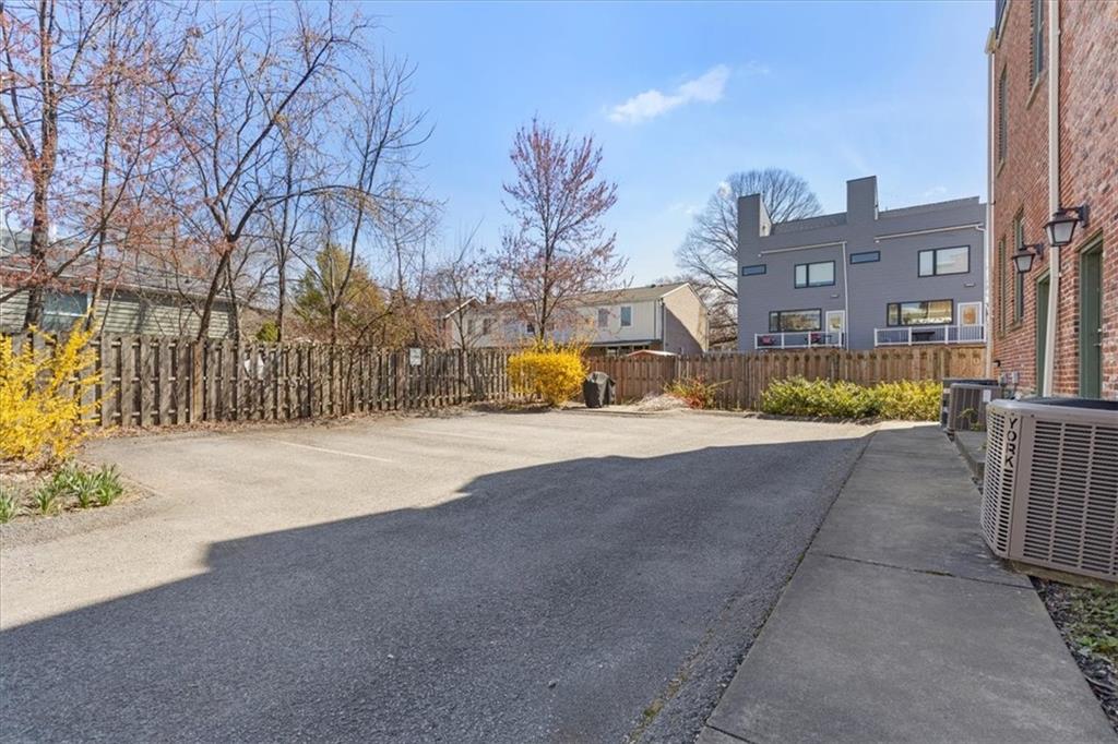 5813 Rippey Street, Unit B Pittsburgh, PA 15206 - Photo 35 of 39 Gallery Image 35