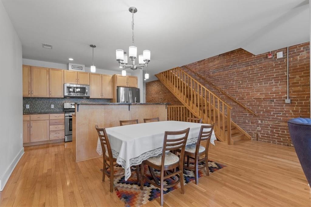 5813 Rippey Street, Unit B Pittsburgh, PA 15206 - Photo 9 of 39 Gallery Image 9