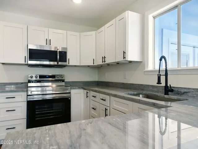 $599,900 | 6615 Camelot Court, Keystone Heights, FL 32656