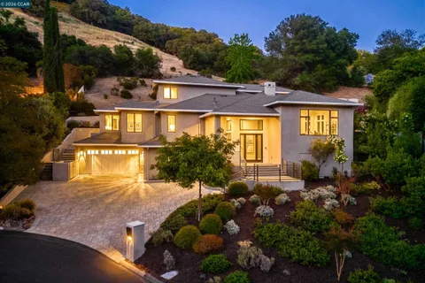 $3,980,000 | 84 Mossbridge Lane, Orinda, CA 94563
