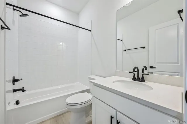 $979,950 | 3801 Emerald Shore Circle, Loveland, CO 80538