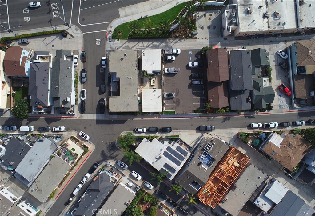 522 Clubhouse Avenue, Unit 1/2 Newport Beach, CA 92663 - Photo 6 of 8 a view of city from balcony