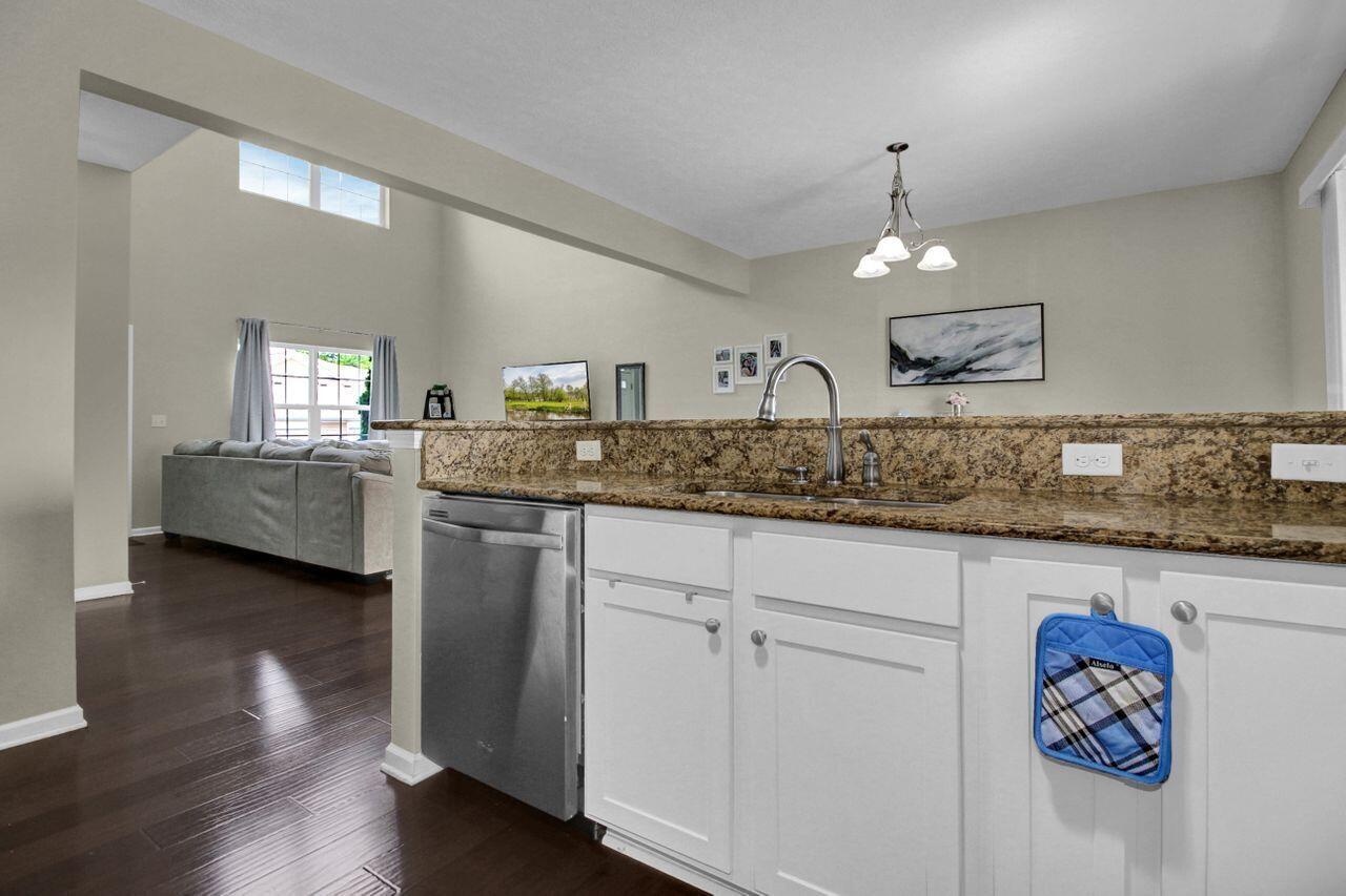 8008 Ravine Run Lane, Unit 8008 Columbus, OH 43235 - Photo 11 of 30 G