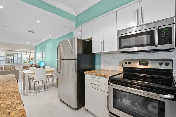 $2,450 | 2200 South Ocean Drive, Unit N103, Hollywood, FL 33019