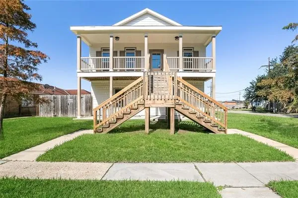 $250,000 | 2220 Fenelon Street, Chalmette, LA 70043