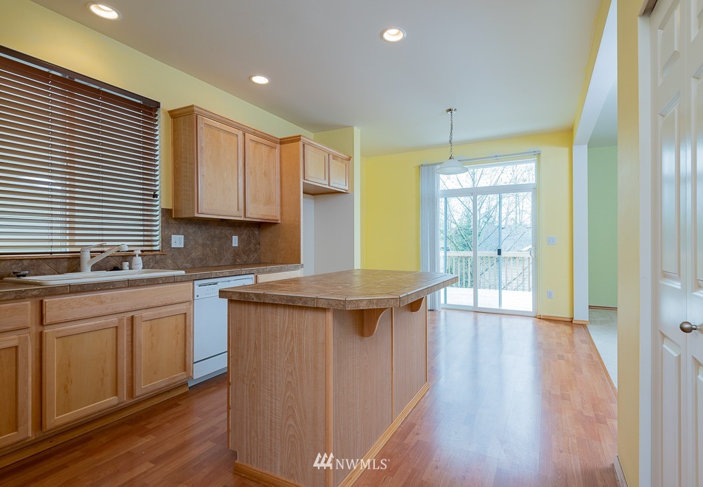 20123 84th Place Northeast Bothell, WA 98011 - Photo 9 of 24 Gallery Image 9