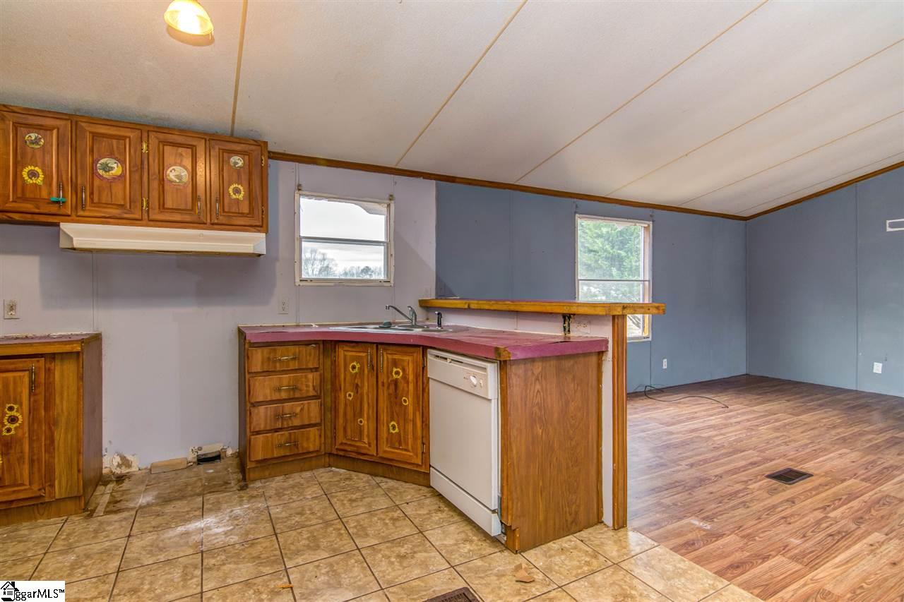 1104 Fairview Road Simpsonville, SC 29680 - Photo 4 of 26
