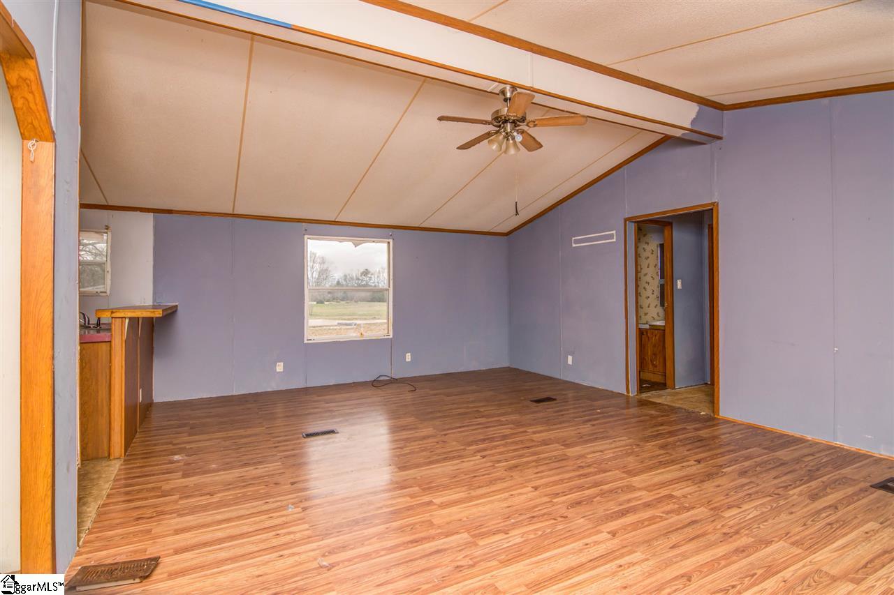 1104 Fairview Road Simpsonville, SC 29680 - Photo 8 of 26