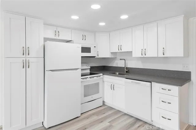 $95,000 | 9647 Spyglass Avenue, Unit 18, Desert Hot Springs, CA 92240