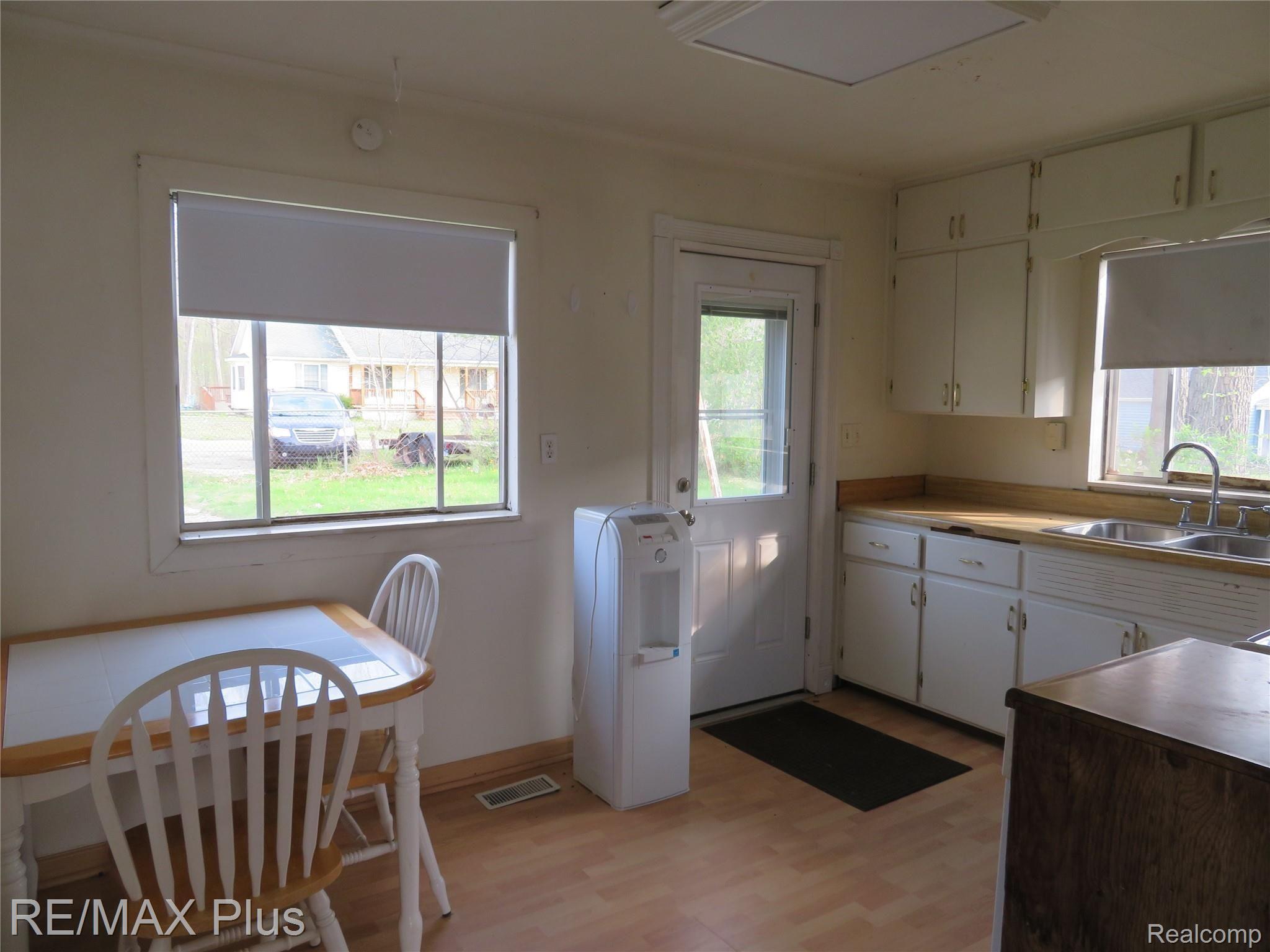 3967 Hunt Road Lapeer, MI 48446 - Photo 2 of 21 IMG_4093.JPG