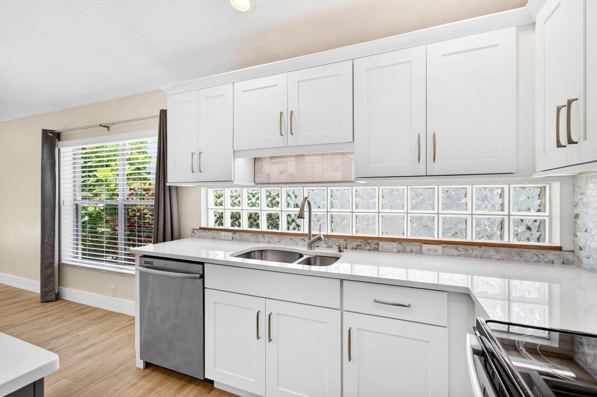 1142 Canoe Point Delray Beach, FL 33444 - Photo 20 of 68 Kitchen