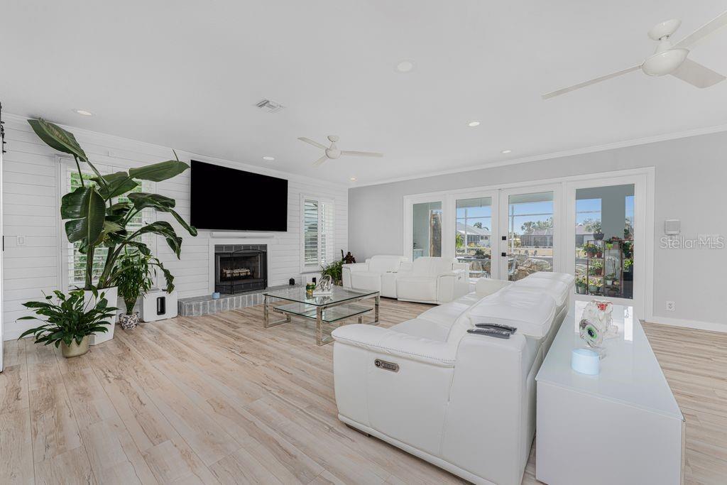 139 Seville Place Southwest Port Charlotte, FL 33952 - Photo 4 of 57