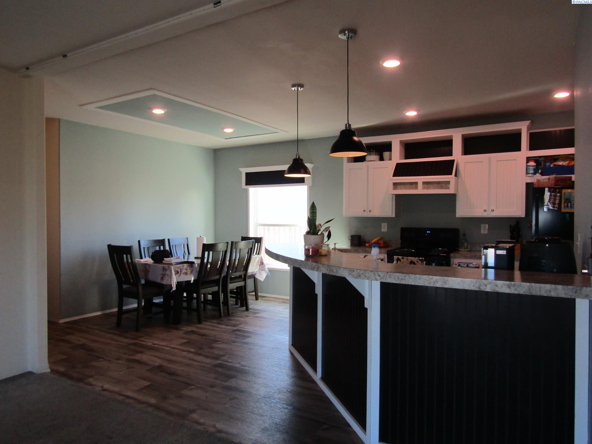 200802 East Game Farm Road Kennewick, WA 99337 - Photo 10 of 35 Gallery Image 10