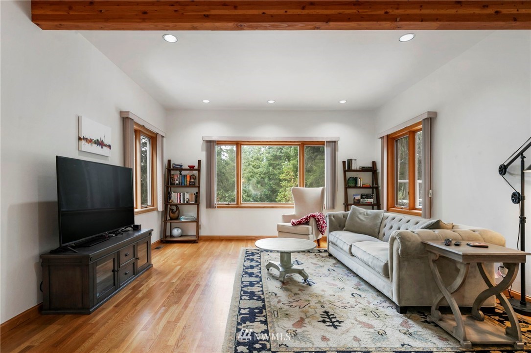 16720 Seminole Road Northeast Poulsbo, WA 98370 - Photo 15 of 31 Gallery Image 15