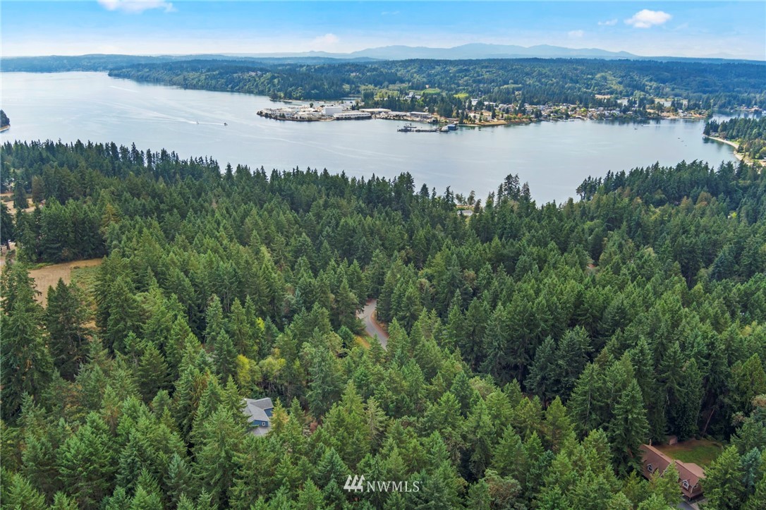 16720 Seminole Road Northeast Poulsbo, WA 98370 - Photo 4 of 31 Gallery Image 4