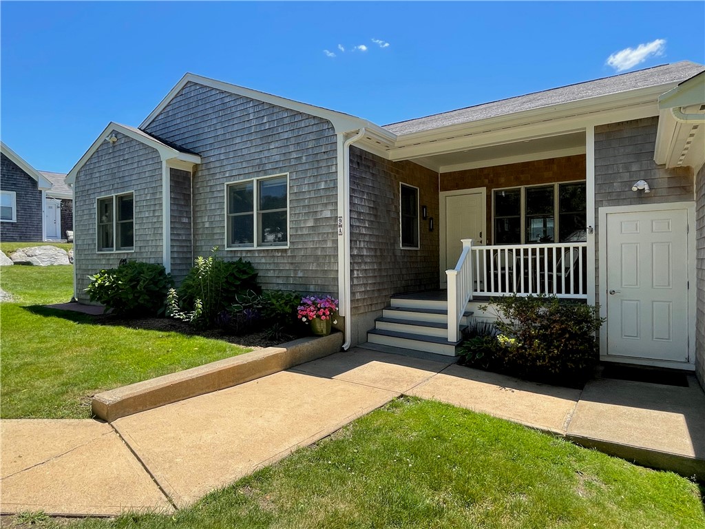 11 Hoover Road Middletown, RI 02842 - Photo 1 of 27