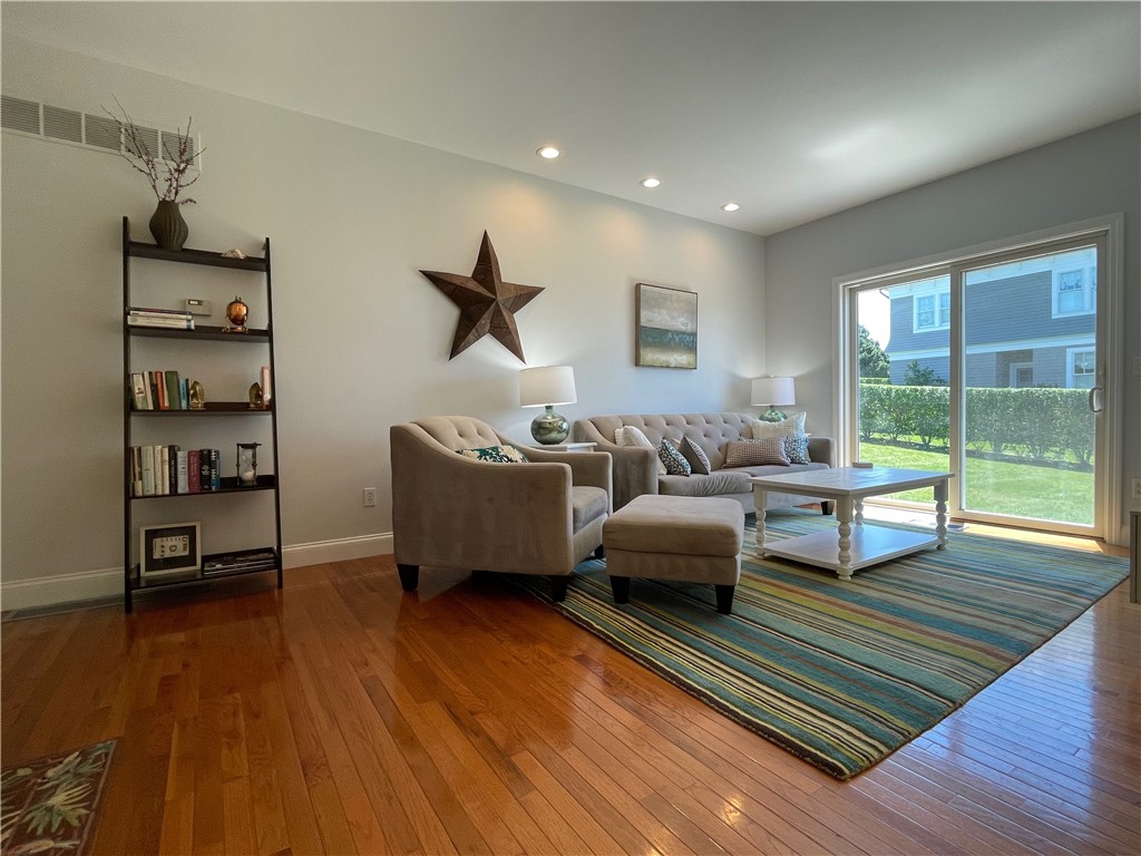 11 Hoover Road Middletown, RI 02842 - Photo 15 of 27