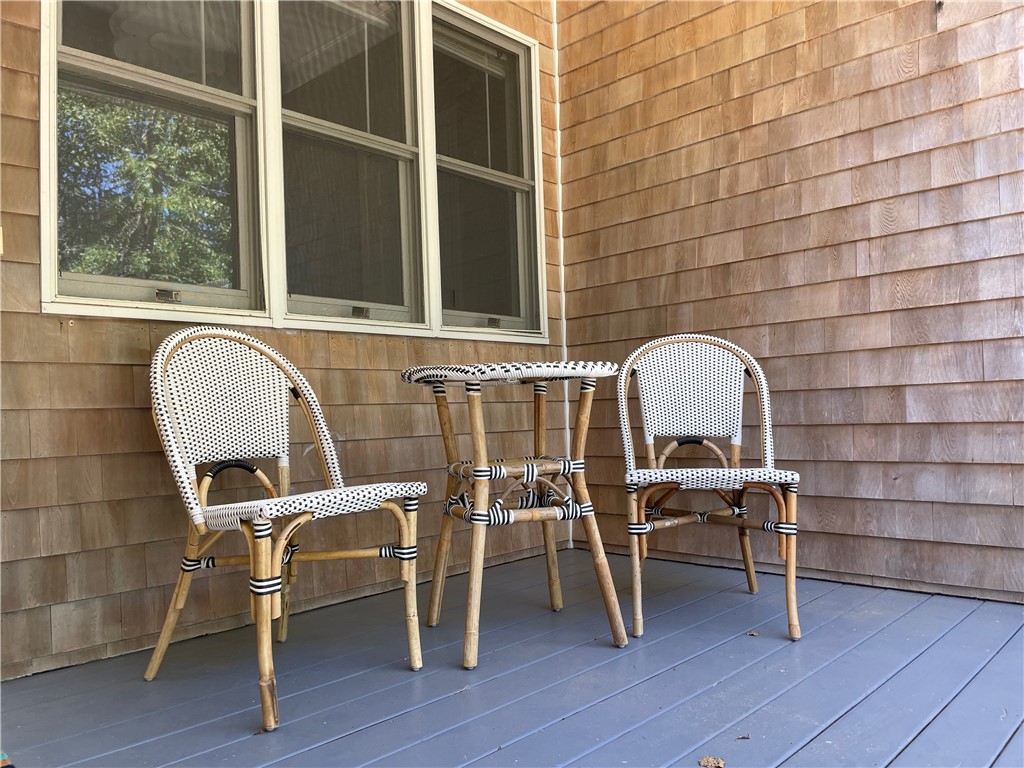 11 Hoover Road Middletown, RI 02842 - Photo 25 of 27