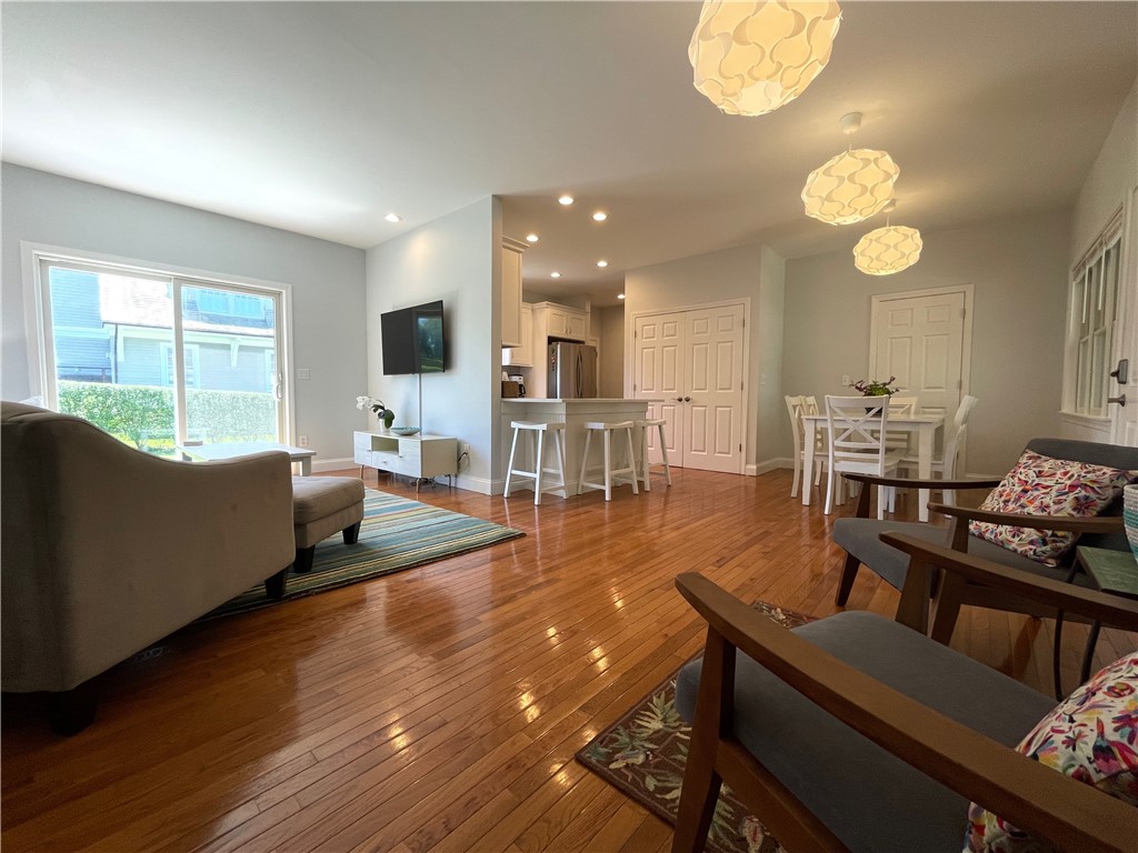 11 Hoover Road Middletown, RI 02842 - Photo 3 of 27