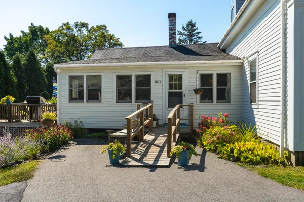 $595,000 | 664 Boothbay Road, Edgecomb, ME 04556