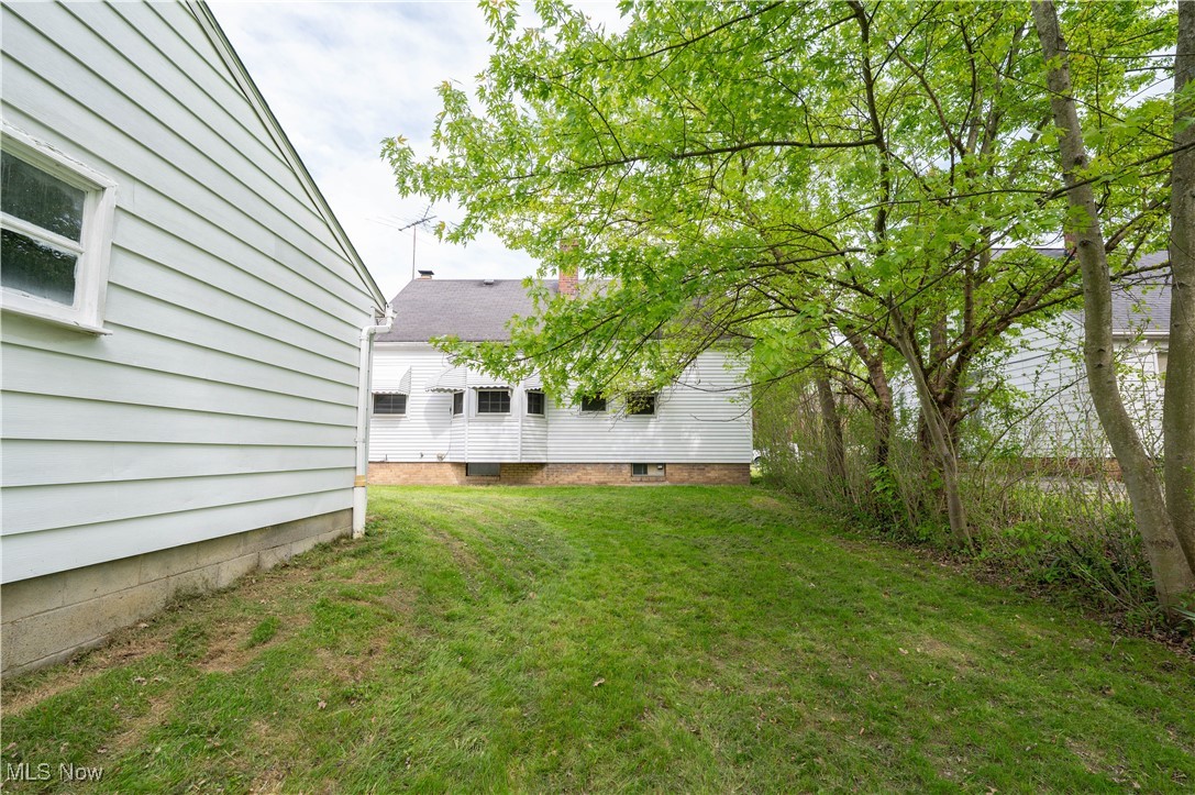 1604 Edgefield Road Lyndhurst, OH 44124 - Photo 28 of 32