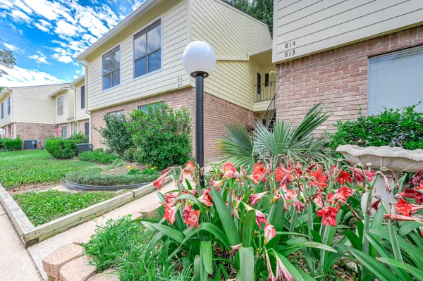 $1,800 | 14515 Wunderlich Drive, Unit 812, Houston, TX 77069