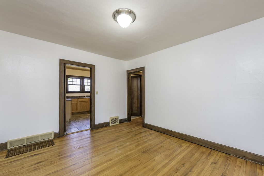 1609 North Sheridan Road Waukegan, IL 60085 - Photo 22 of 29