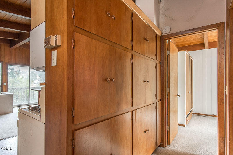 145 South Point Street Depoe Bay, OR 97341 - Photo 16 of 20 southpoint-backlightmarketing-32