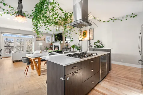 $649,000 | 817 North Winchester Avenue, Unit 3, Chicago, IL 60622