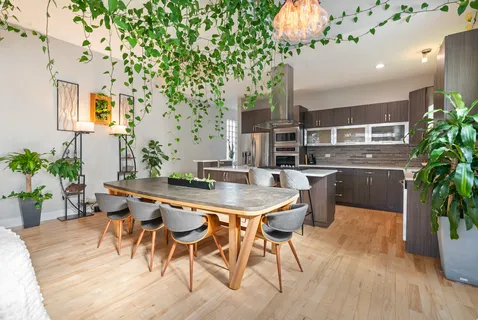 $649,000 | 817 North Winchester Avenue, Unit 3, Chicago, IL 60622