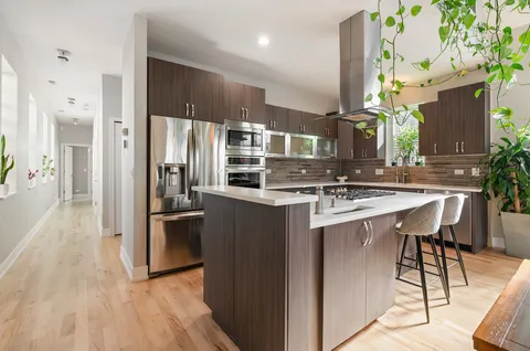 $649,000 | 817 North Winchester Avenue, Unit 3, Chicago, IL 60622